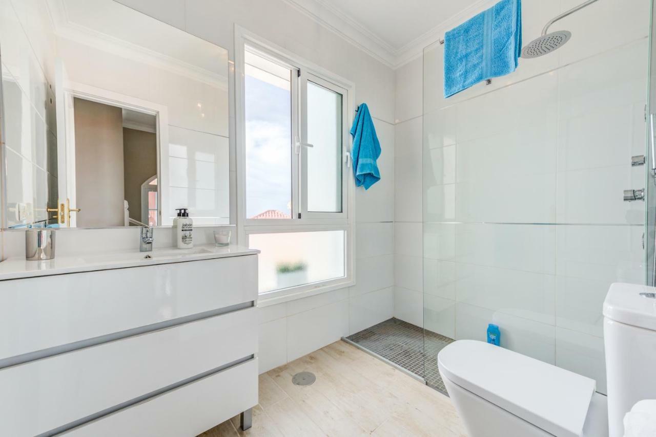 Luxury White Villa With Sea View, Heated Pool Costa Adeje  Extérieur photo