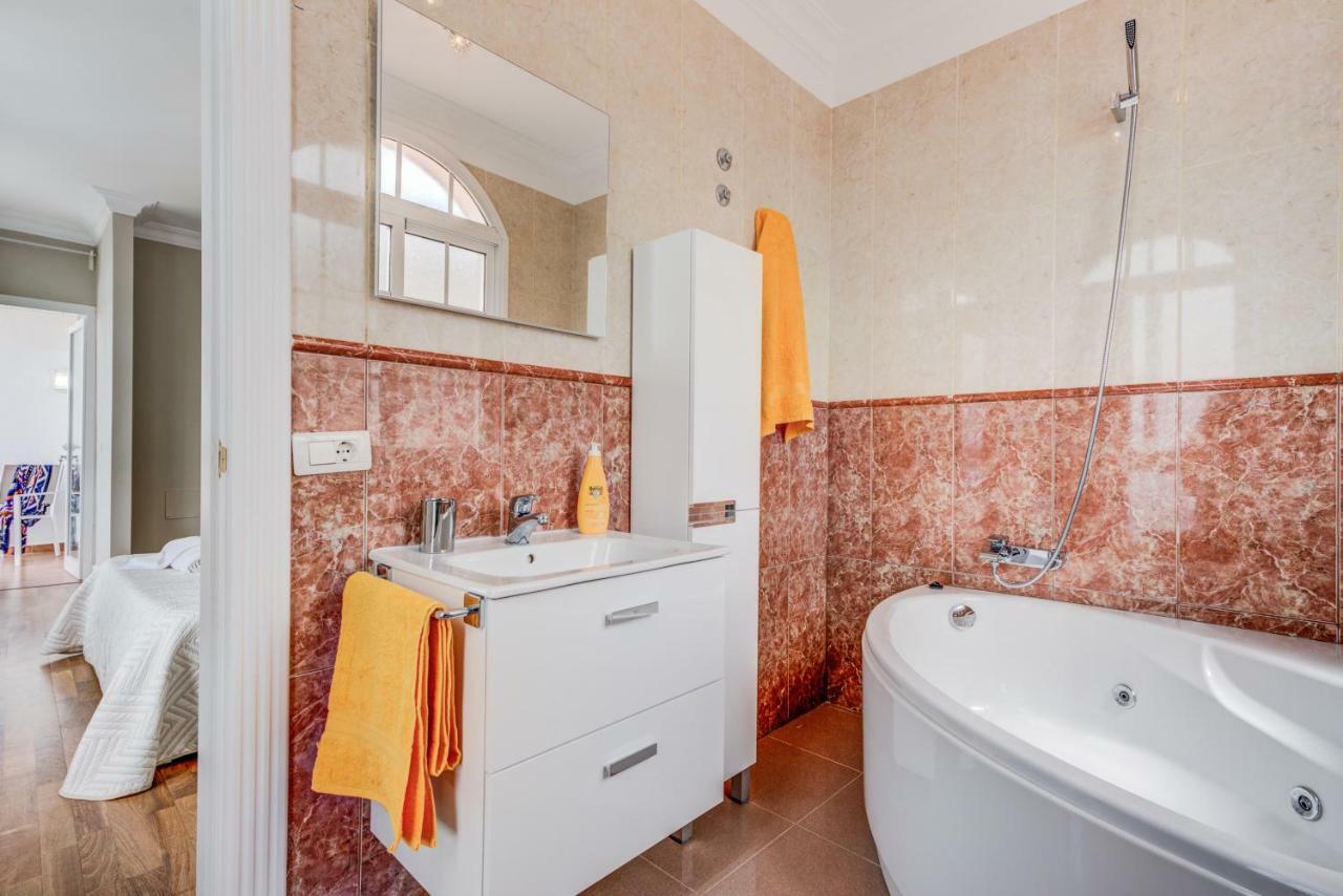 Luxury White Villa With Sea View, Heated Pool Costa Adeje  Extérieur photo